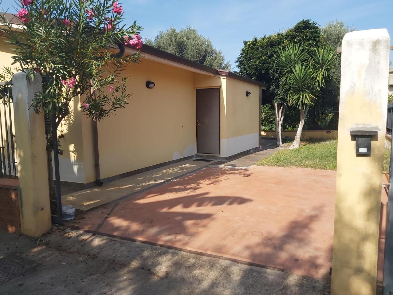 Casa Vacanza Marta Torrenova  Luaran gambar